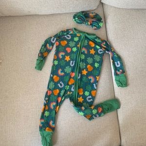 EUC Little Sleepies bamboo pajamas Lucky print 3-6 with headband